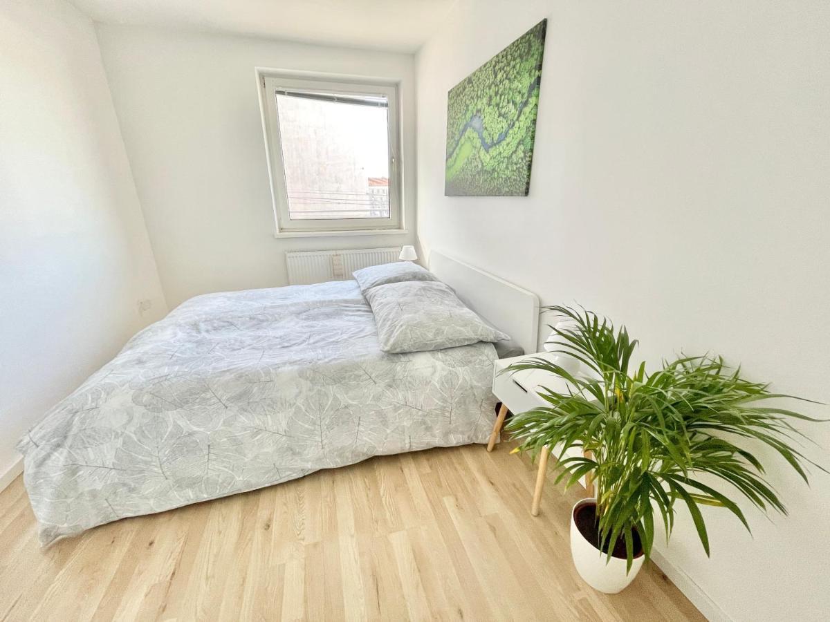 80M2 Apartment With Balcony & Free Netflix Wina Bagian luar foto