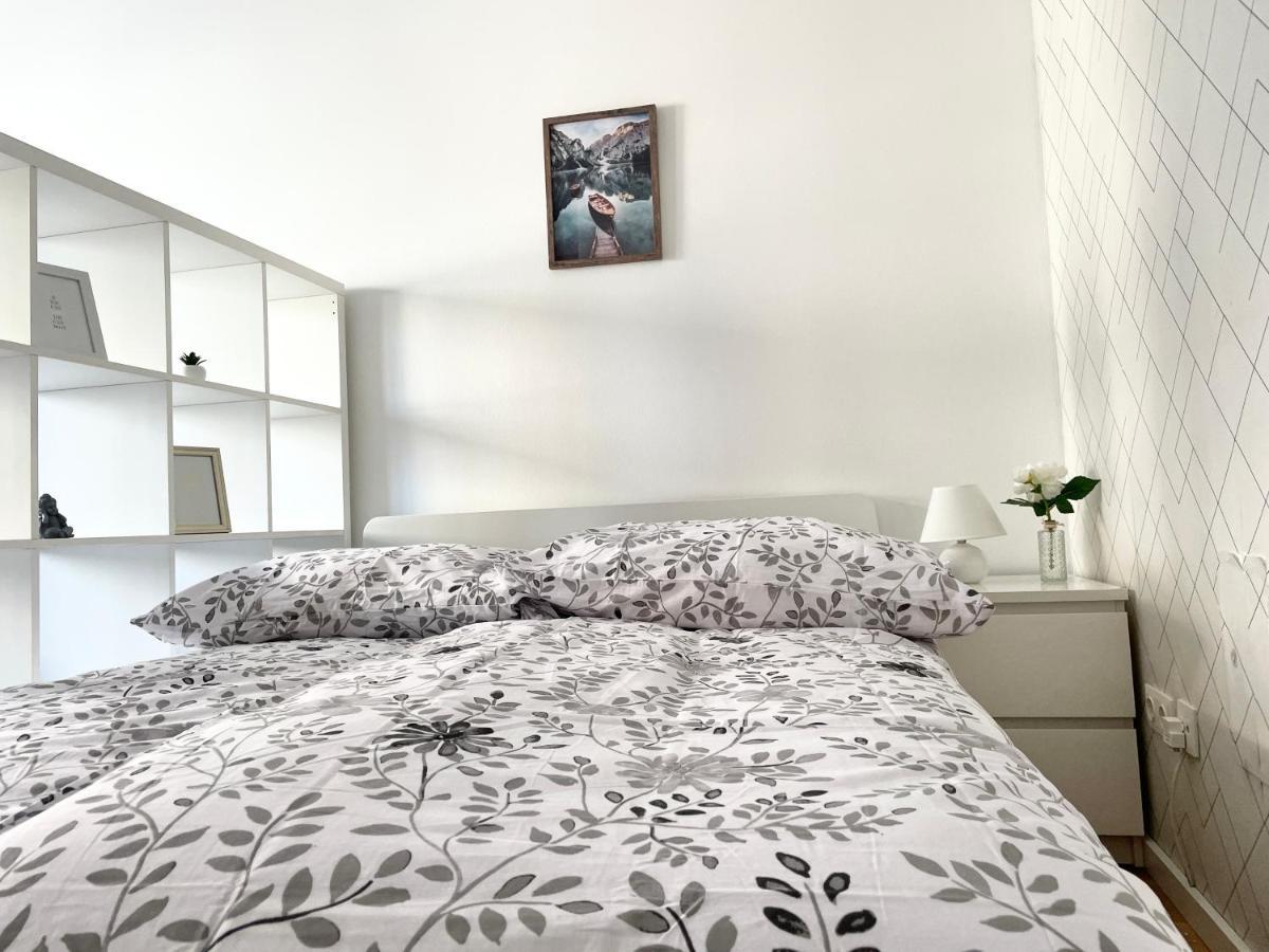80M2 Apartment With Balcony & Free Netflix Wina Bagian luar foto
